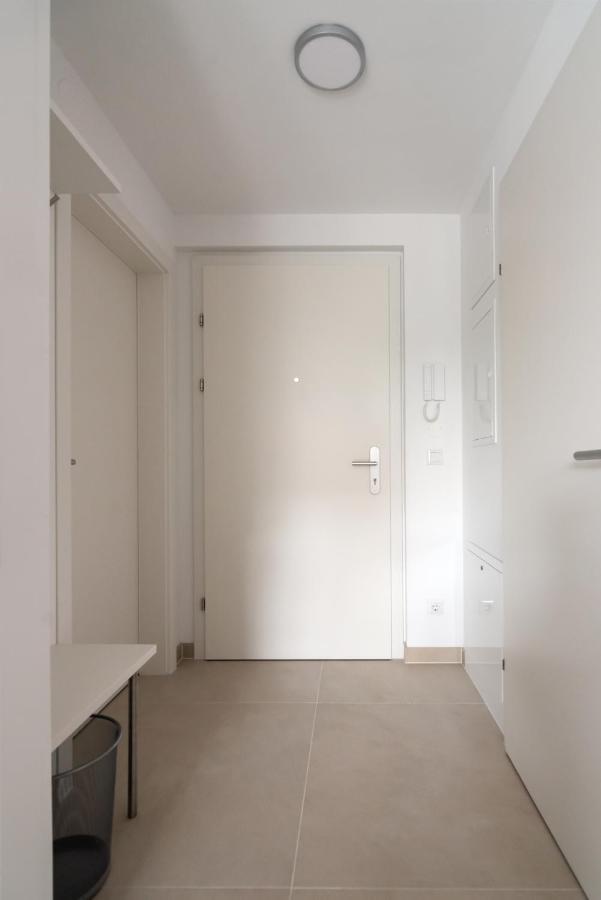 Ruhig, Hell Und Neu Mit Garage Apartman Bécs Kültér fotó