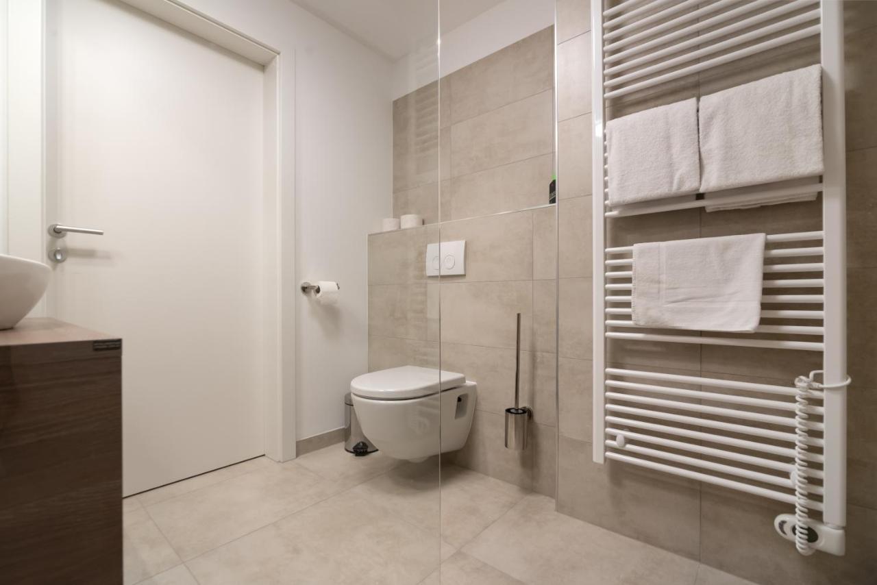 Ruhig, Hell Und Neu Mit Garage Apartman Bécs Kültér fotó